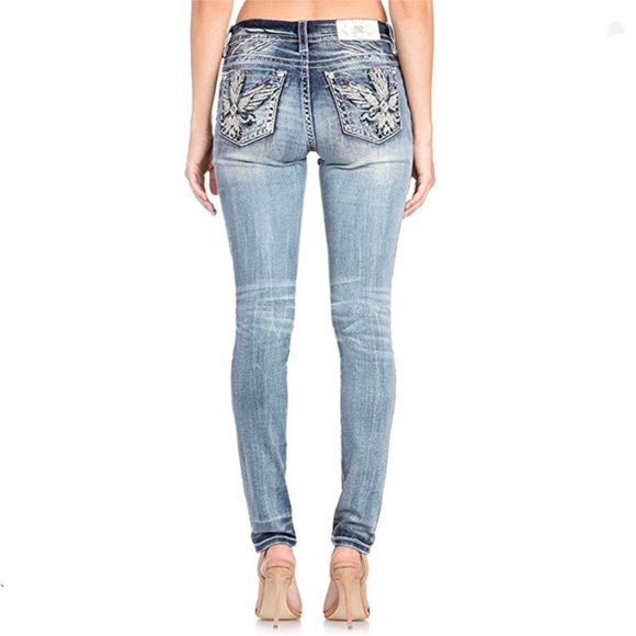 Sz 26🌹Miss Me Wing embellished pocket Easy skinny jeans - Picture 3 of 3